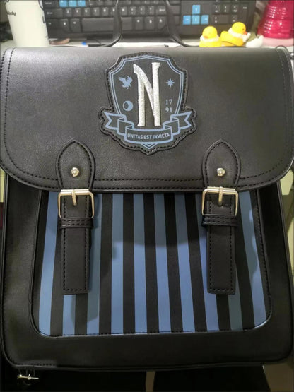 Mochila Colegial Wandinha Addams