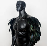 Protector de hombro con plumas medieval