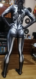 Cosplay de Spider MJ con el simbionte de Gata Negra
